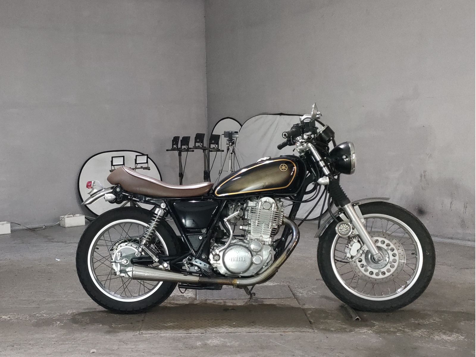 Yamaha SR400-1