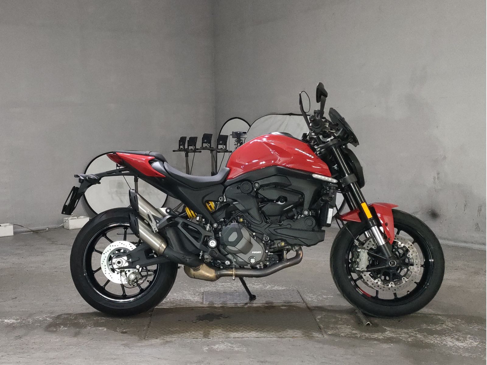 Ducati MONSTER PLUS