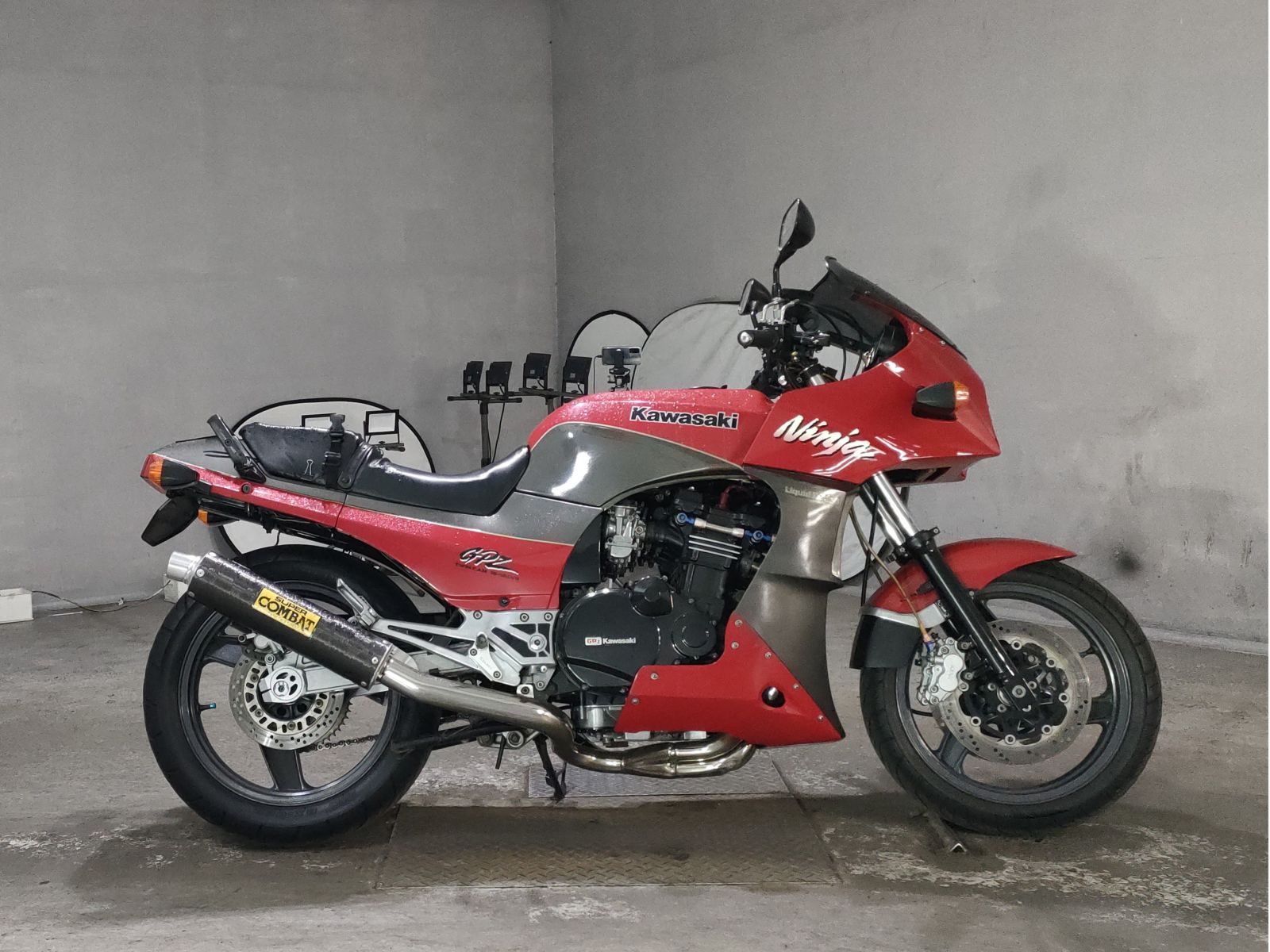 Kawasaki GPZ900R