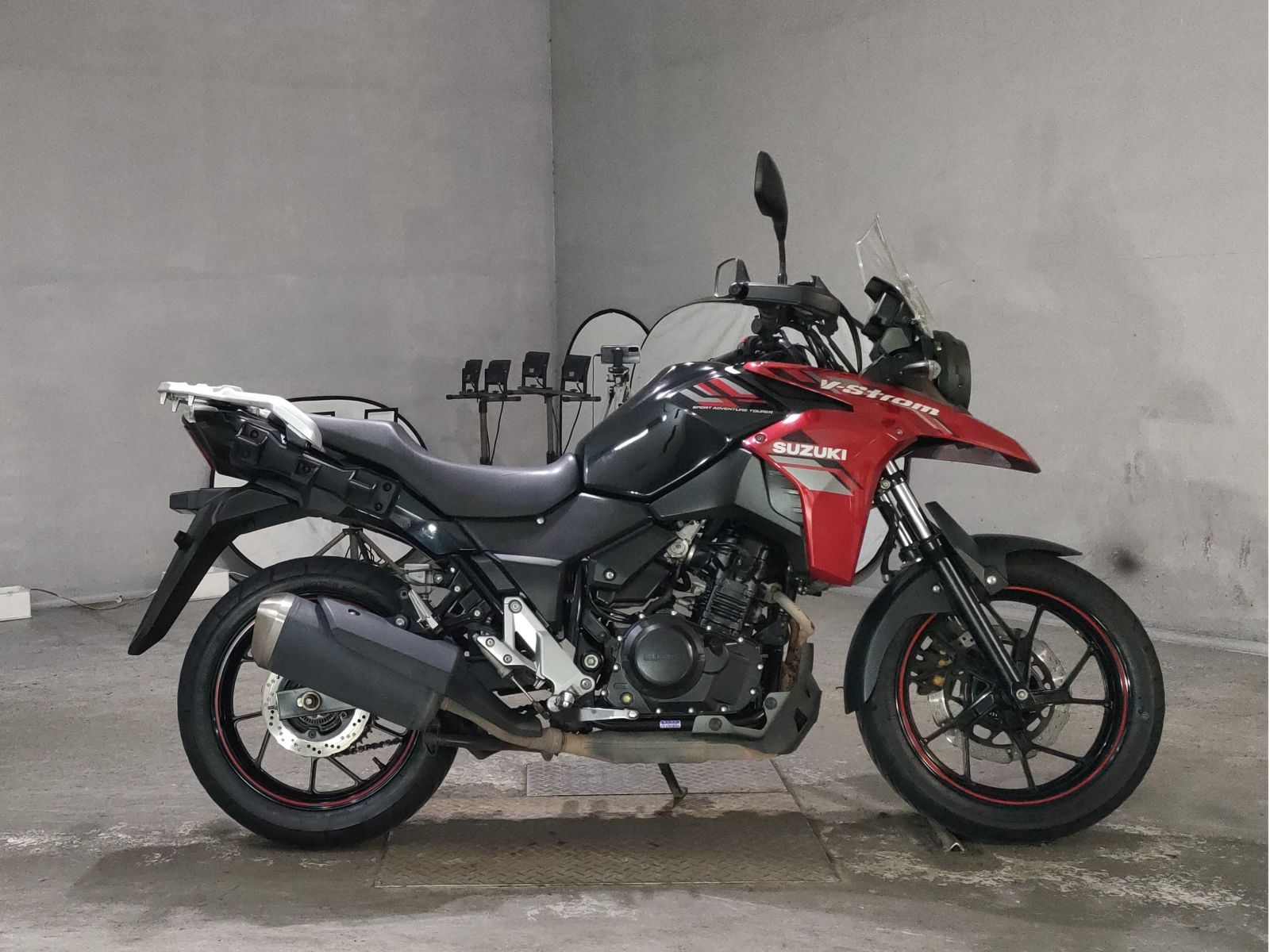 Suzuki V-STROM 250