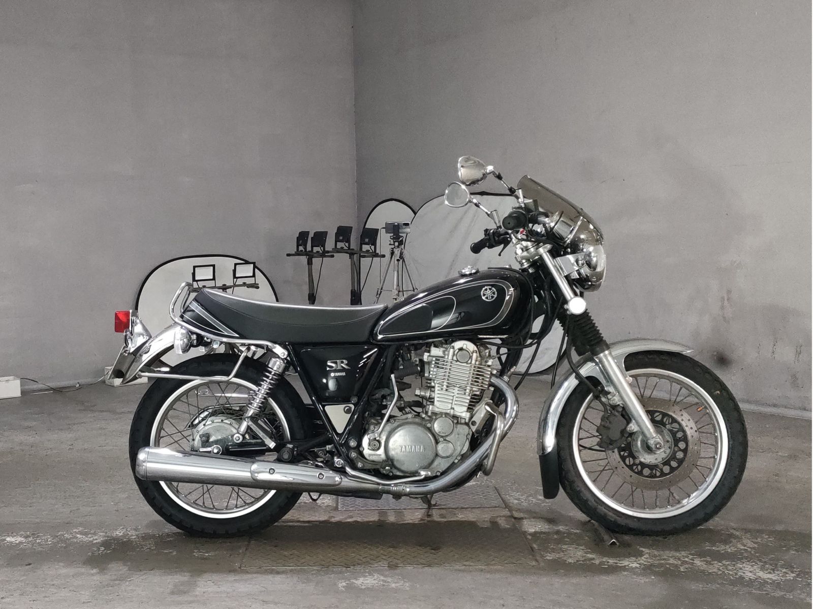 Yamaha SR400-1
