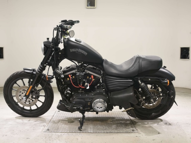 Harley-Davidson Iron 883 XL883N