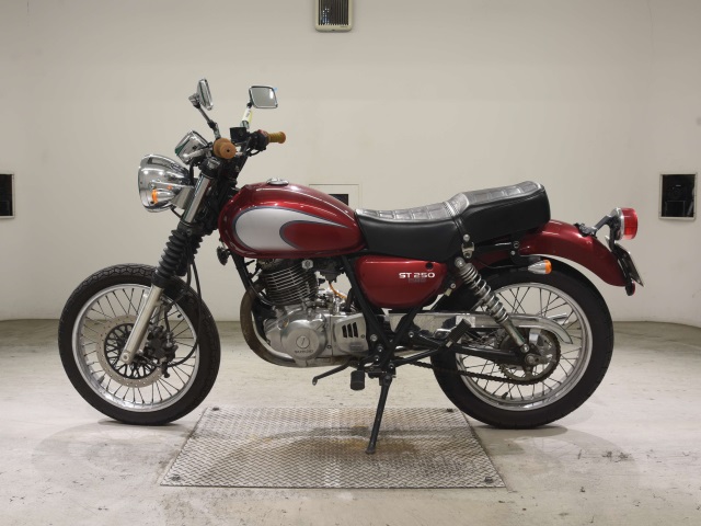 Suzuki ST250E