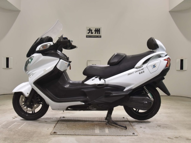 Suzuki SKYWAVE 650LX