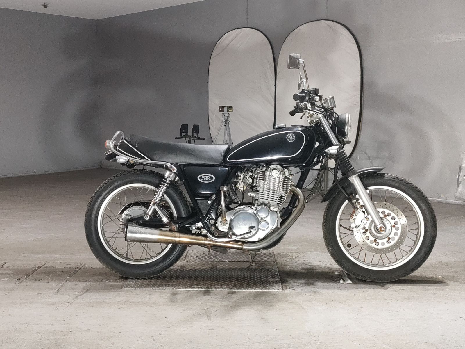 Yamaha SR400-1