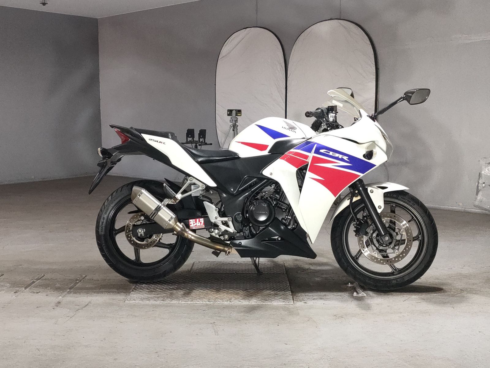Honda CBR250R