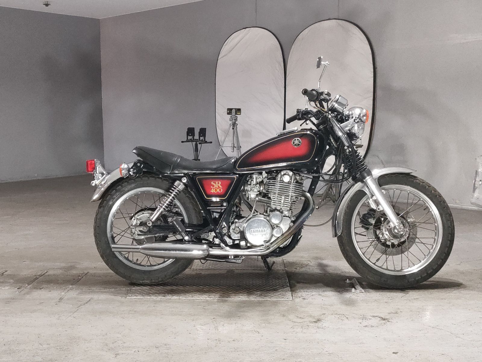 Yamaha SR400-1