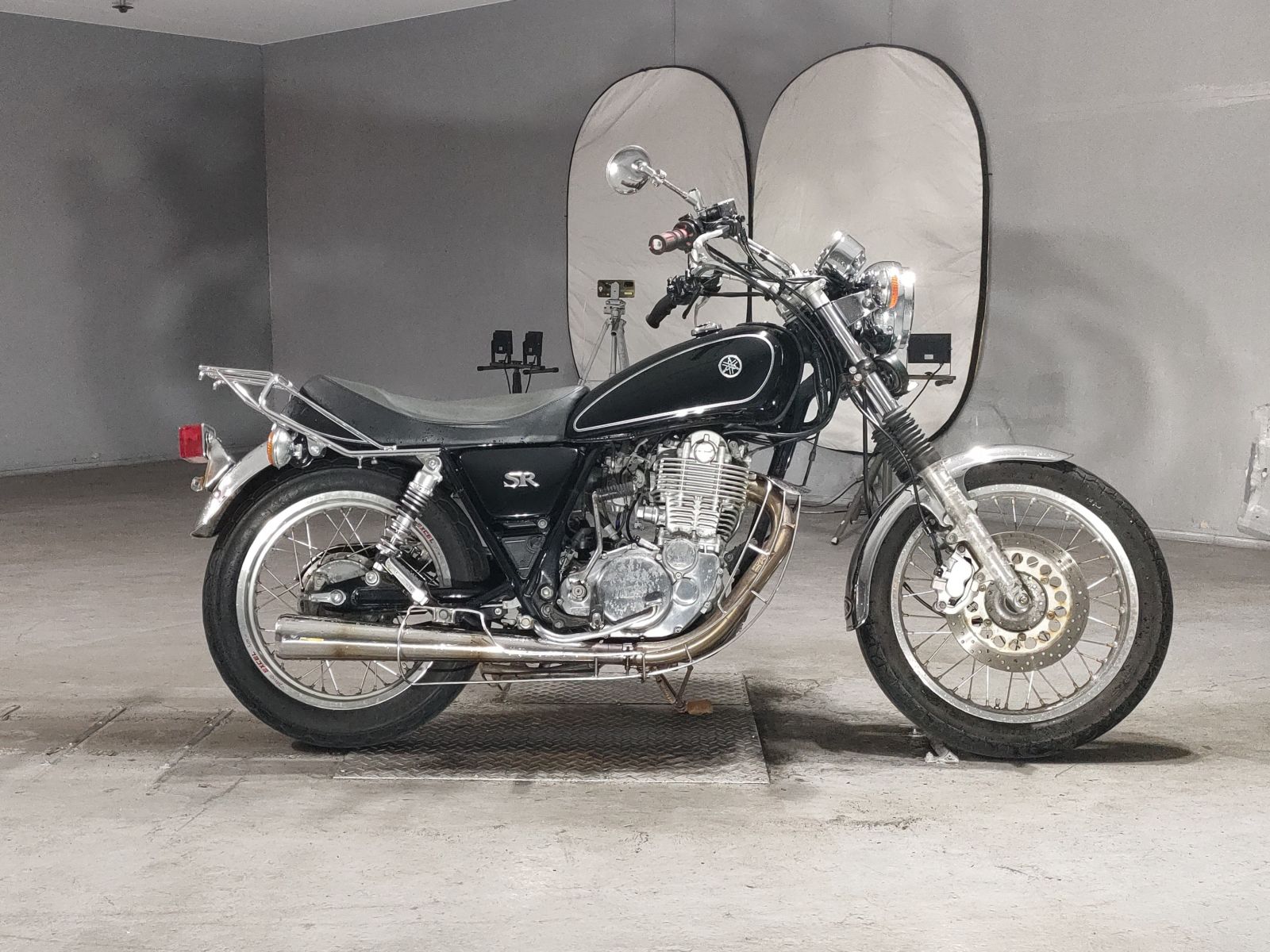 Yamaha SR400-1