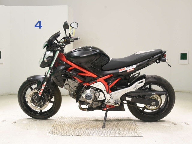Suzuki GLADIUS400