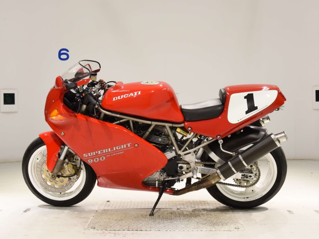 Ducati 900 SS