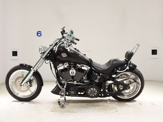Harley-Davidson Rocker C FXCWC1580
