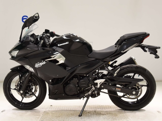 Kawasaki NINJA400-2