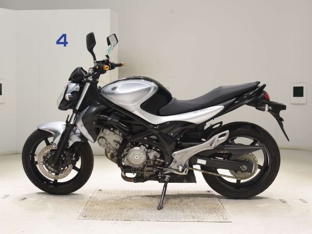 Suzuki GLADIUS400