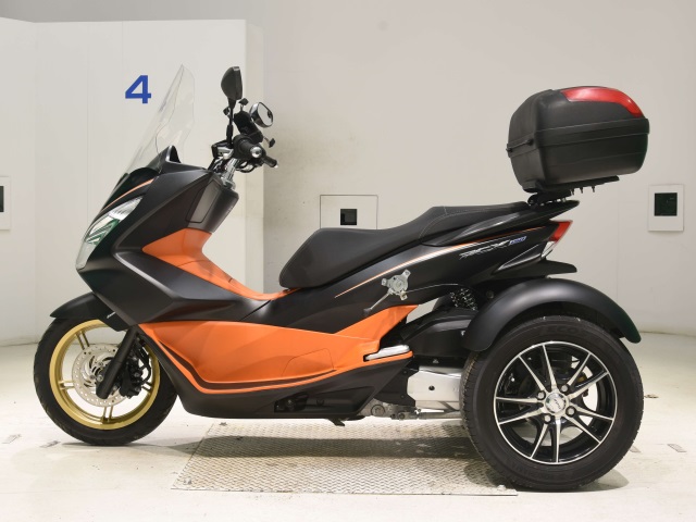 Honda PCX150-2 TRIKE