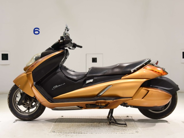Suzuki GEMMA250
