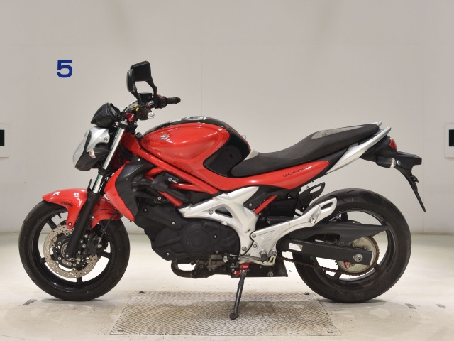 Suzuki GLADIUS400