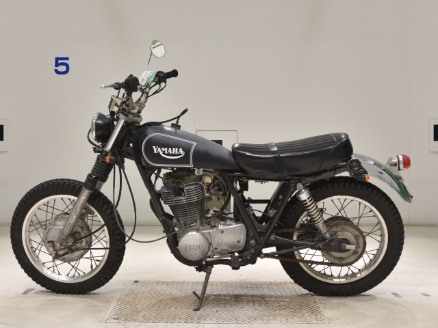 Yamaha SR400-2