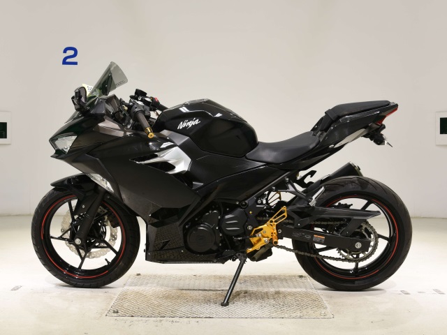Kawasaki NINJA400-2