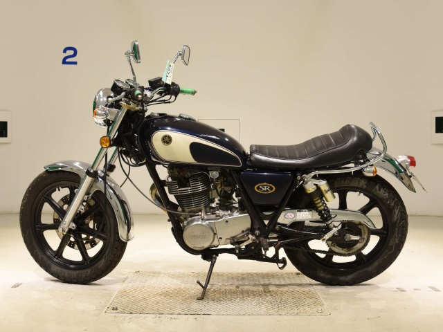 Yamaha SR400-2