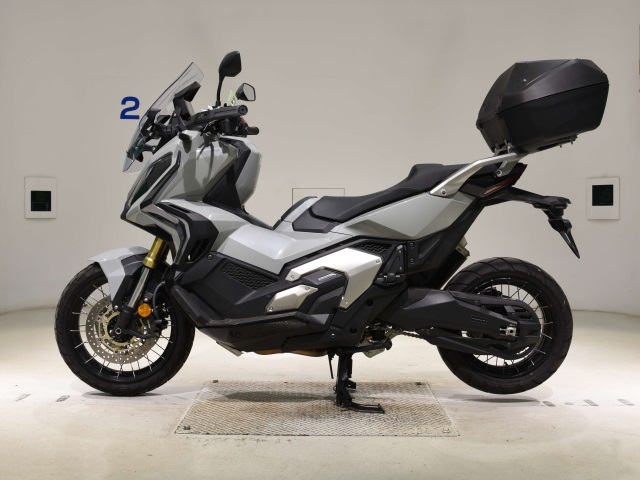 Honda X-ADV750-2