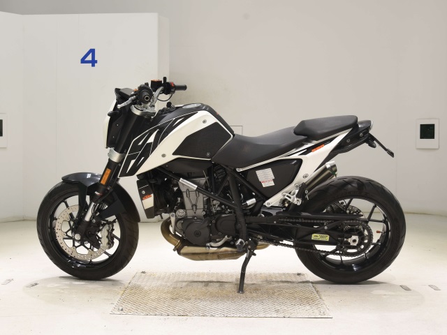 KTM 690 DUKE