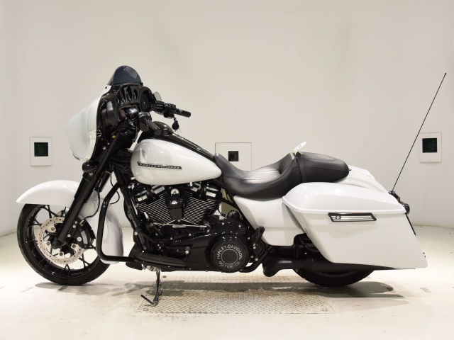 Harley-Davidson Street Glide Special FLHXS1870