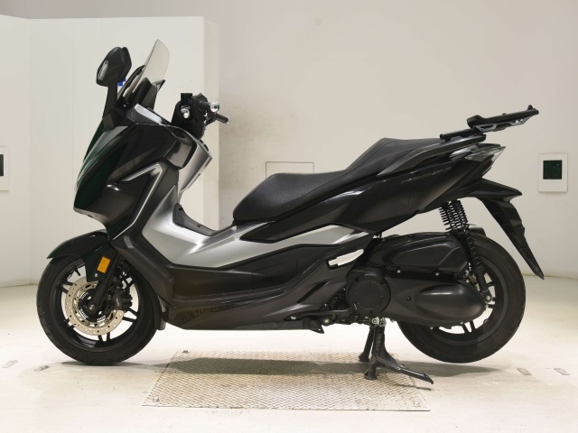Honda FORZA -4