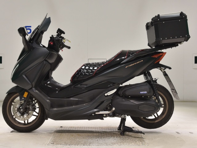 Honda FORZA -6