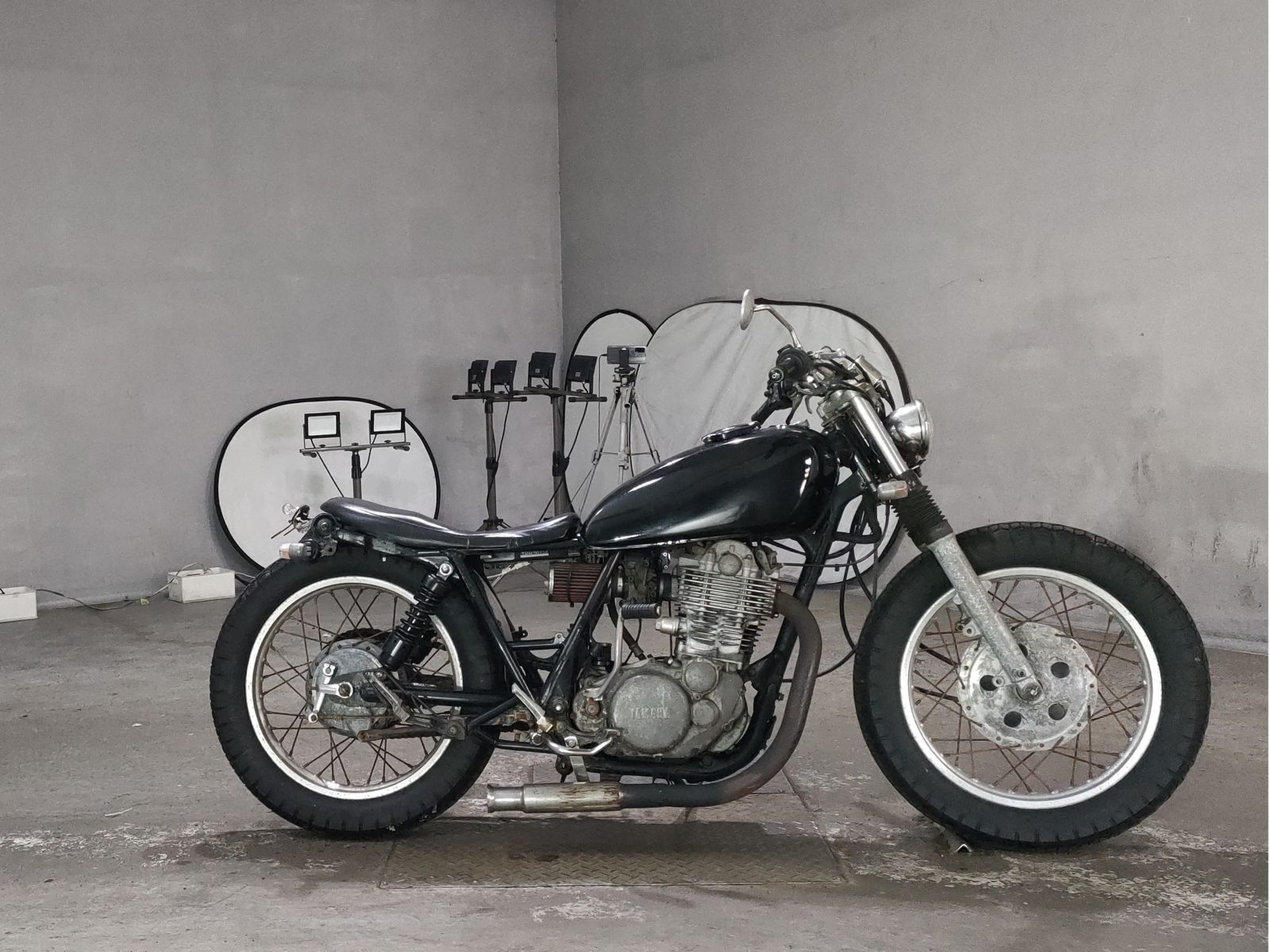 Yamaha SR400-1