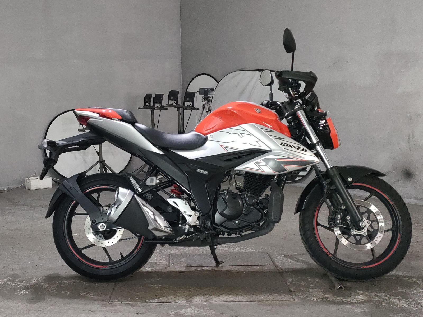 Suzuki GIXXER-150