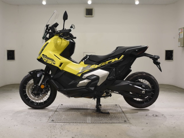 Honda X-ADV750-2