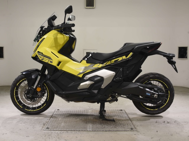 Honda X-ADV750-2