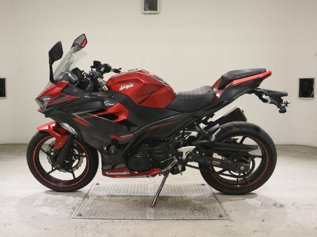 Kawasaki NINJA400-2