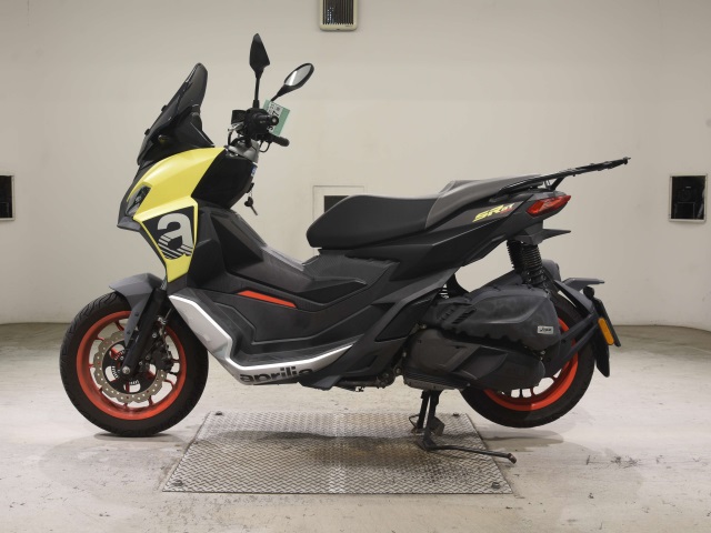 Aprilia SR GT 200
