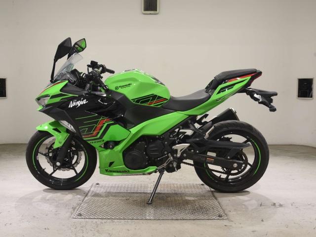 Kawasaki NINJA400-2