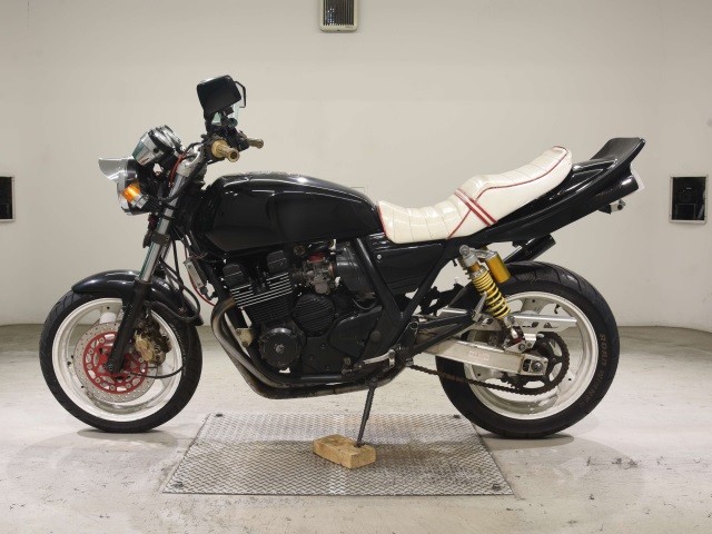 Yamaha XJR400