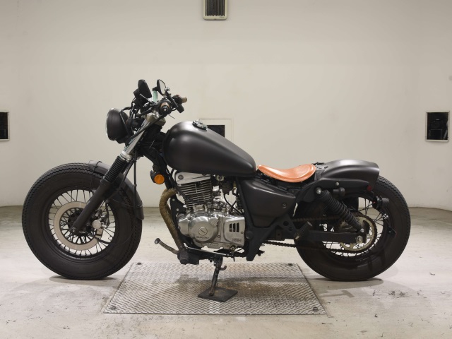 Suzuki GZ250