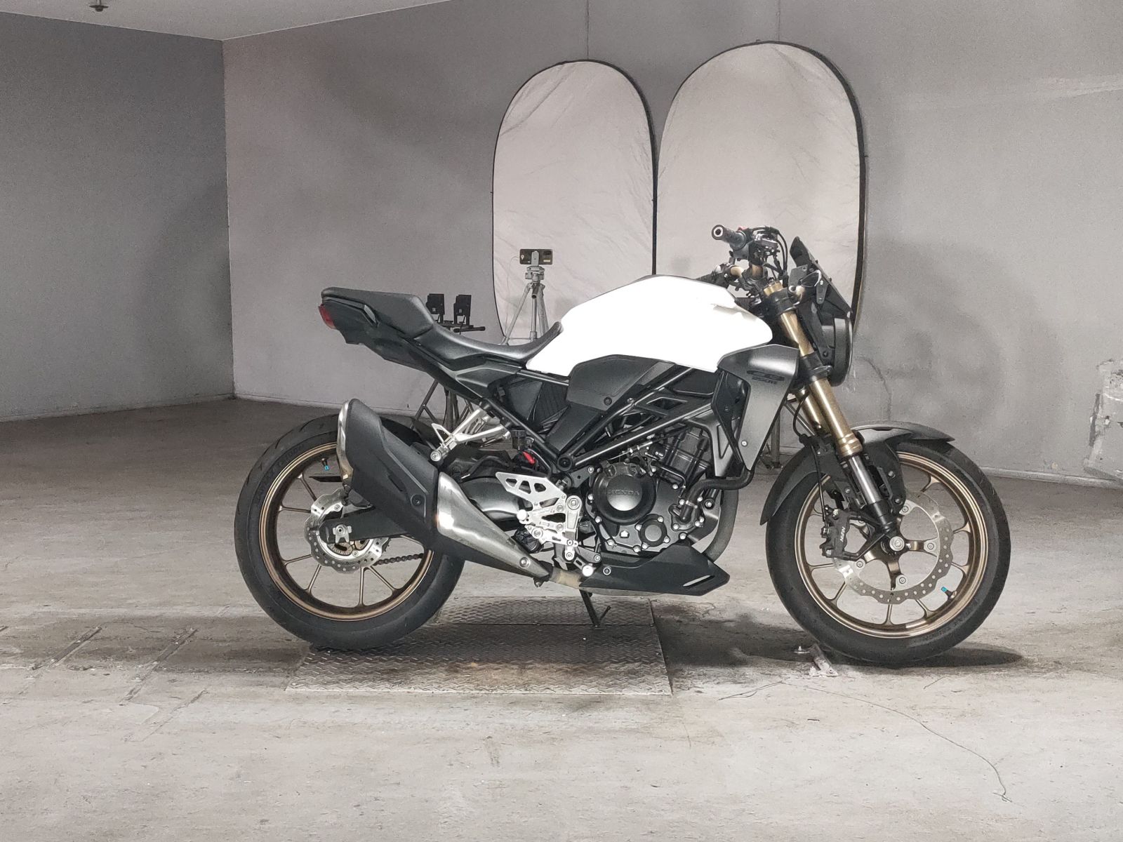 Honda CB250R