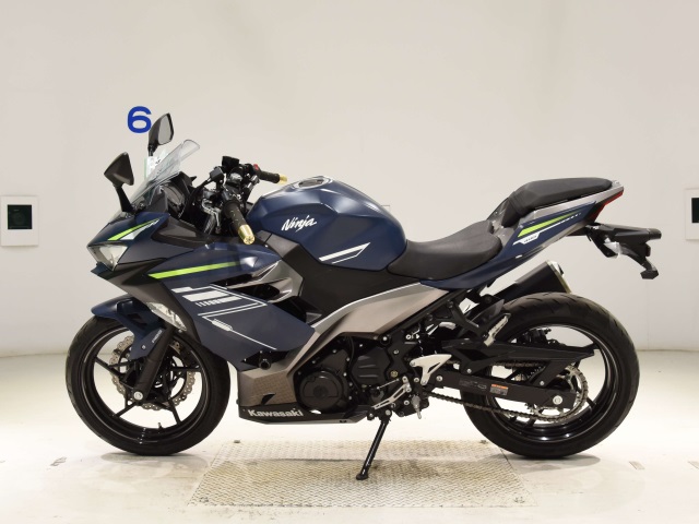 Kawasaki NINJA400-2