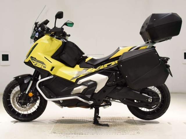 Honda X-ADV750-2