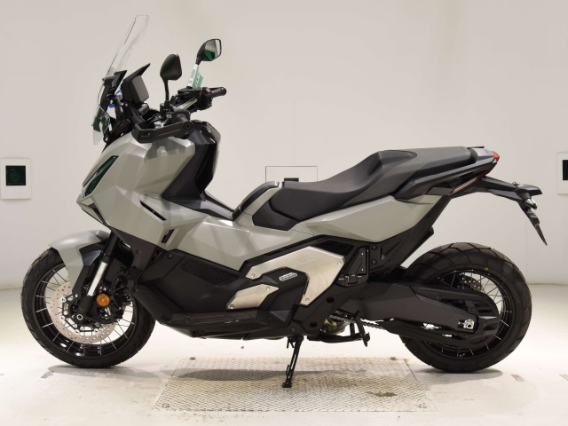 Honda X-ADV750-2