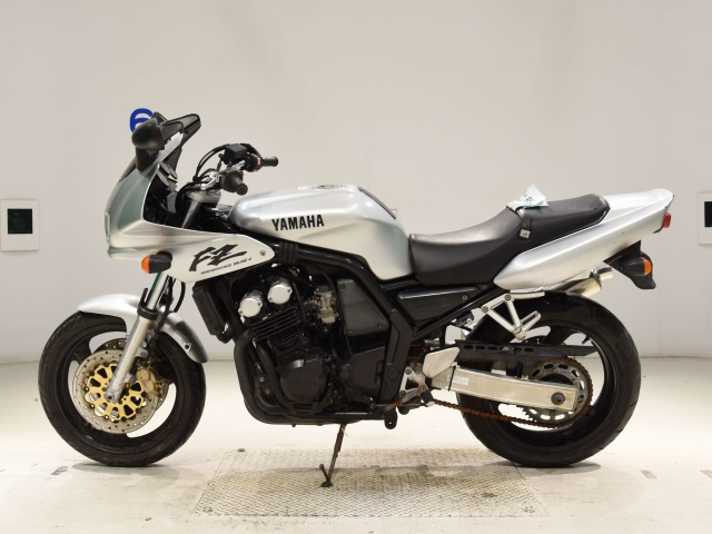 Yamaha FZ400