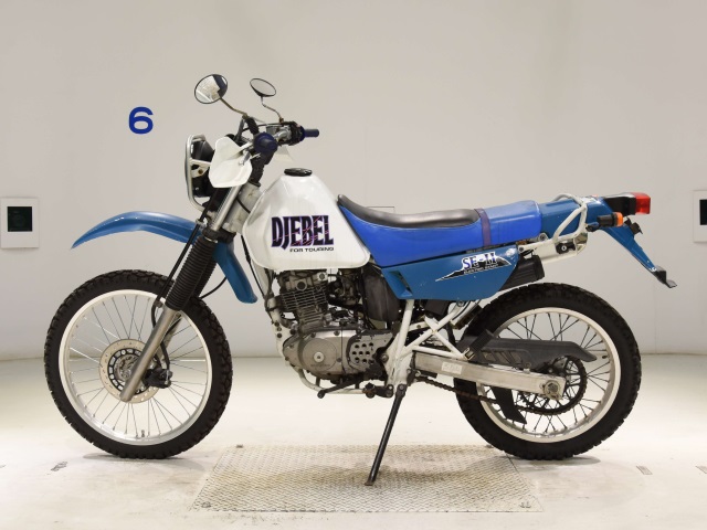 Suzuki DJEBEL125