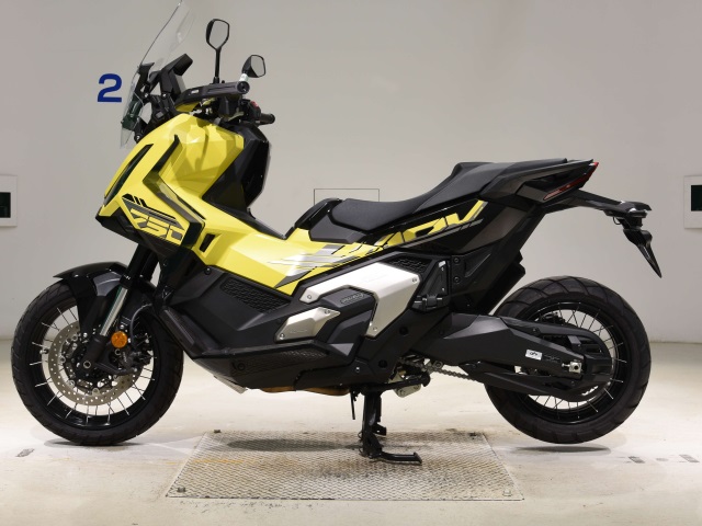 Honda X-ADV750-2