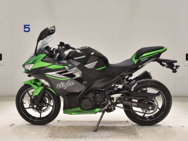 Kawasaki NINJA400-2