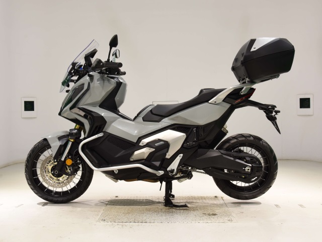 Honda X-ADV750-2