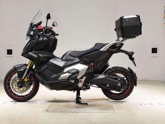 Honda X-ADV750-2