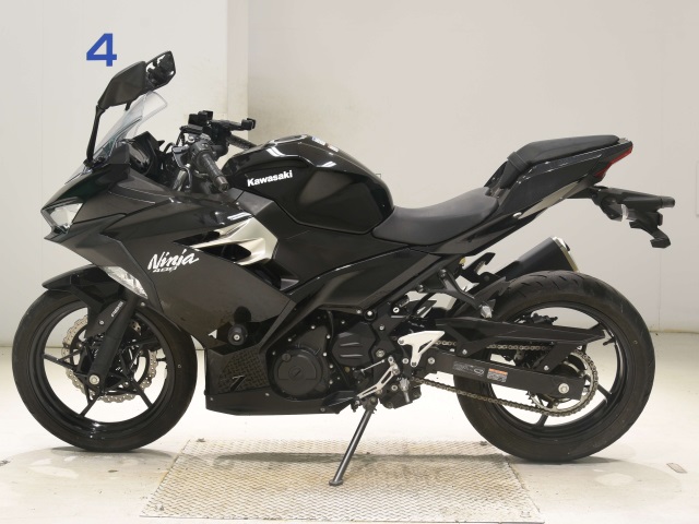 Kawasaki NINJA400-2