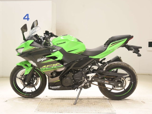 Kawasaki NINJA400-2
