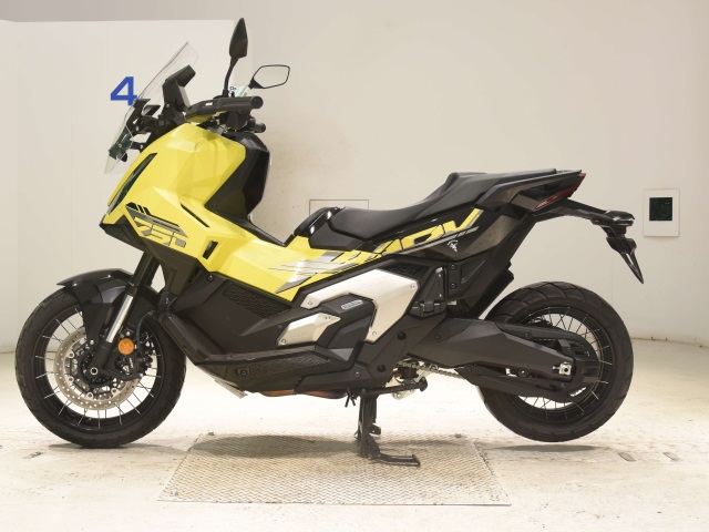 Honda X-ADV750-2